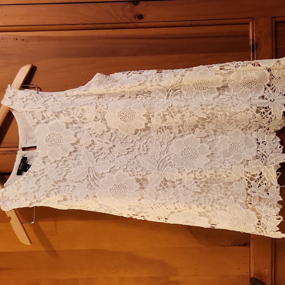 Alfani White Lace Sleeveless Blouse